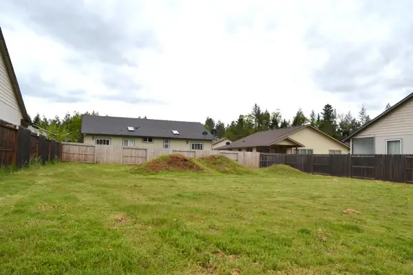 221 Red Cedar Lane, Cave Junction, OR 97523