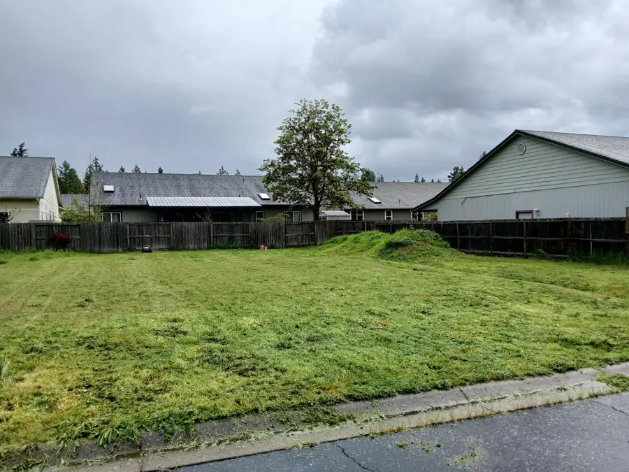 233 Red Cedar Lane, Cave Junction, OR 97523 - #2