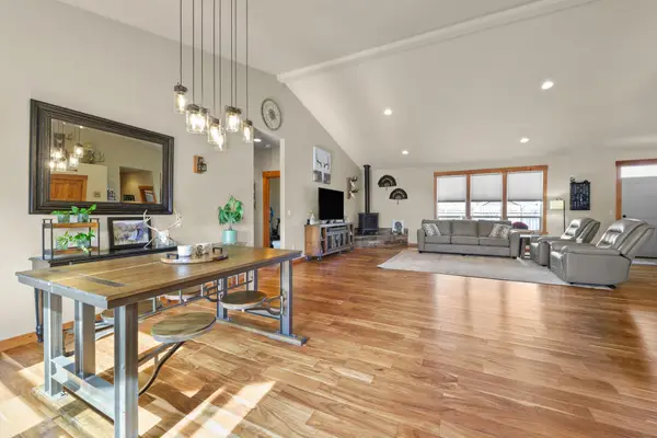 220 NW 28th Street, Redmond, OR 97756
