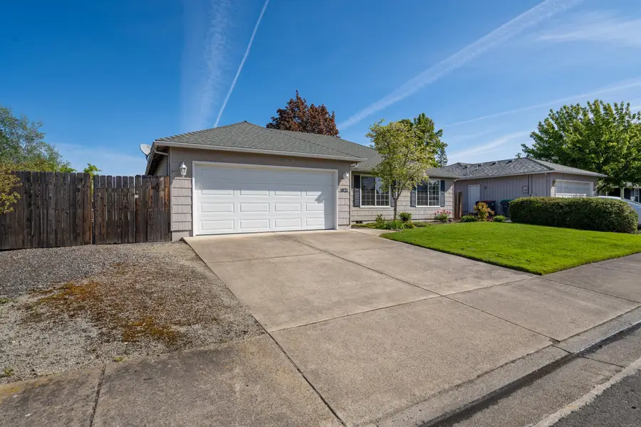 1621 Hollyhock Drive, Medford, OR 97504 - #3