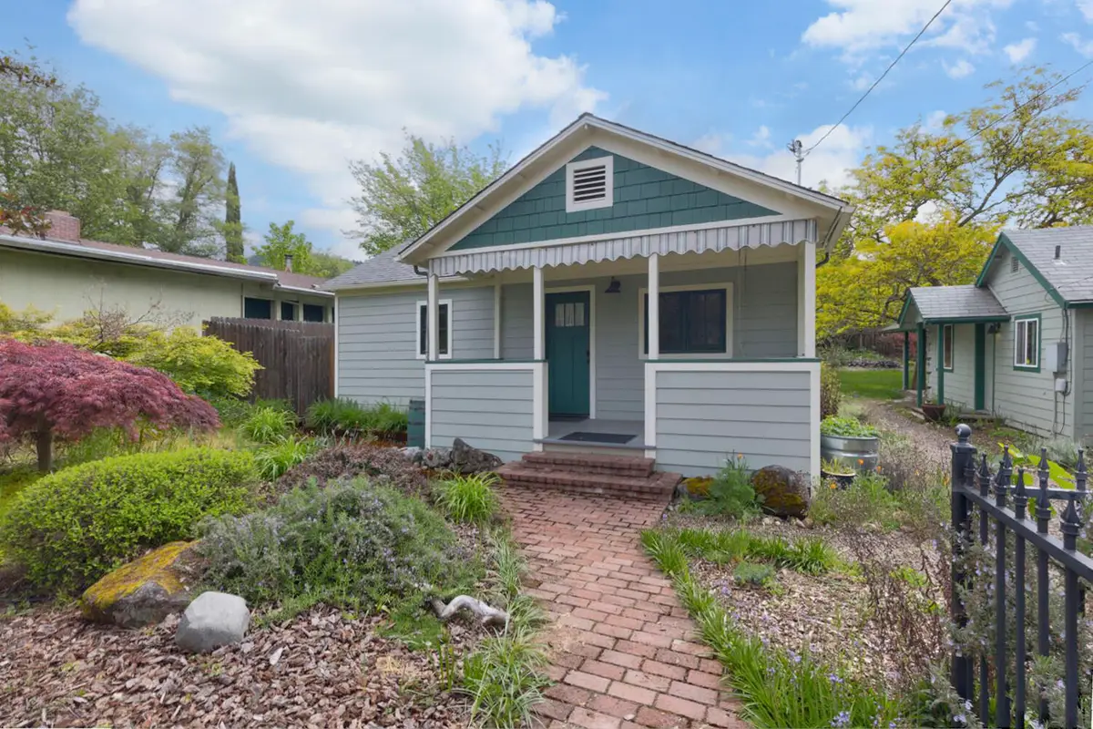1417 NW Washington Boulevard, Grants Pass, OR 97526 - #1