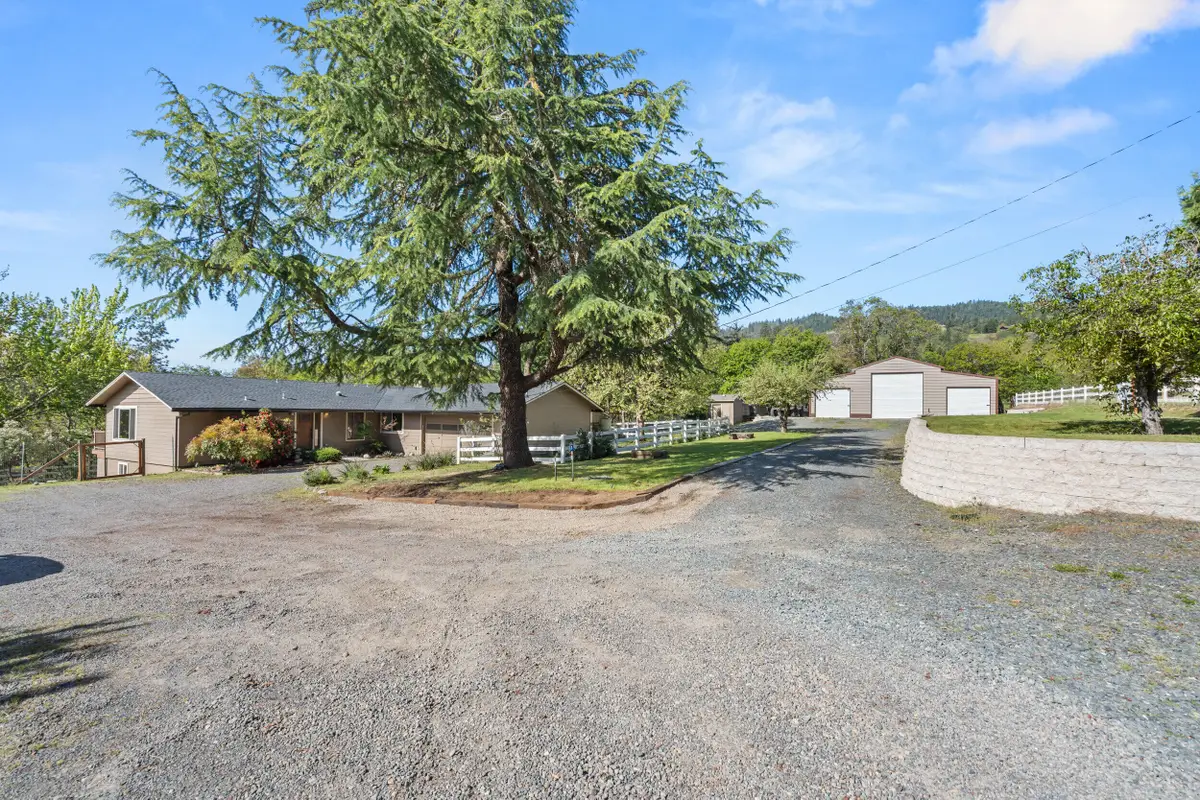3583 Ross Lane, Central Point, OR 97502 - #1