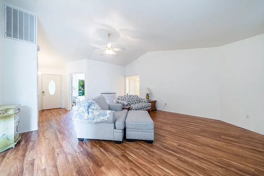 1006 Parkdale Avenue, Medford, OR 97501 - #3