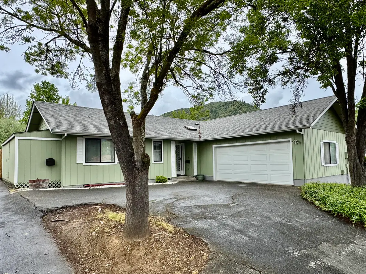 1026 NE A Street, Grants Pass, OR 97526 - #1