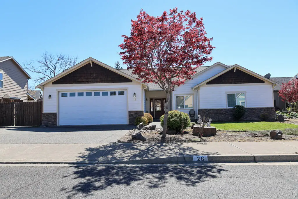 26 Pine Court, Eagle Point, OR 97524 - #1