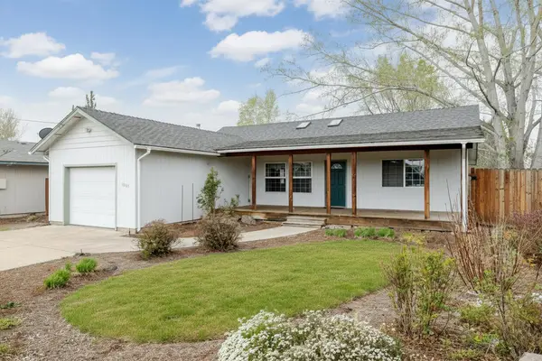 2807 SW 23rd Street, Redmond, OR 97756