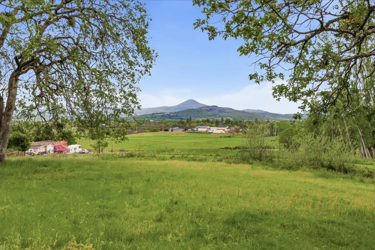620 Vista Park Drive, Eagle Point, OR 97524 - #1