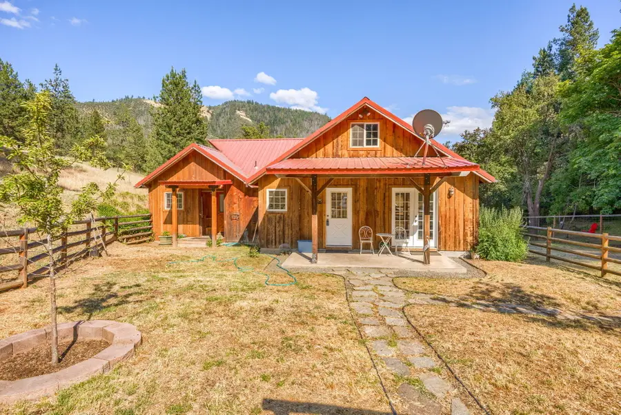 7484 Sterling Creek Road, Jacksonville, OR 97530 - #2