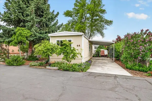 355 Colver Road #UNIT 44, Talent, OR 97540