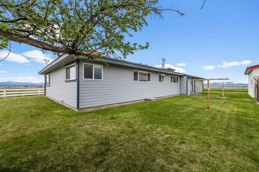 501 NW Dogwood Lane, Madras, OR 97741 - #2
