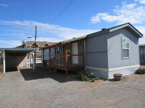 1833 SW Canal Boulevard #19, Redmond, OR 97756