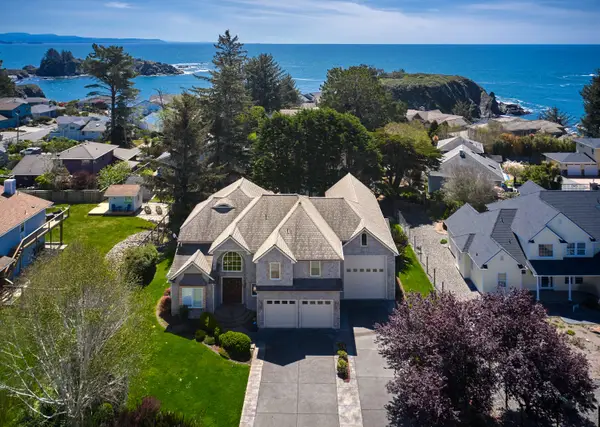 1101 Byrtus Place, Brookings, OR 97415