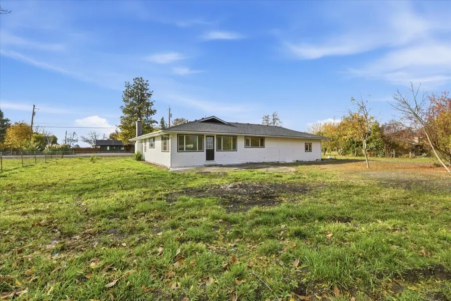 5156 Peace Lane, Central Point, OR 97502 - #3