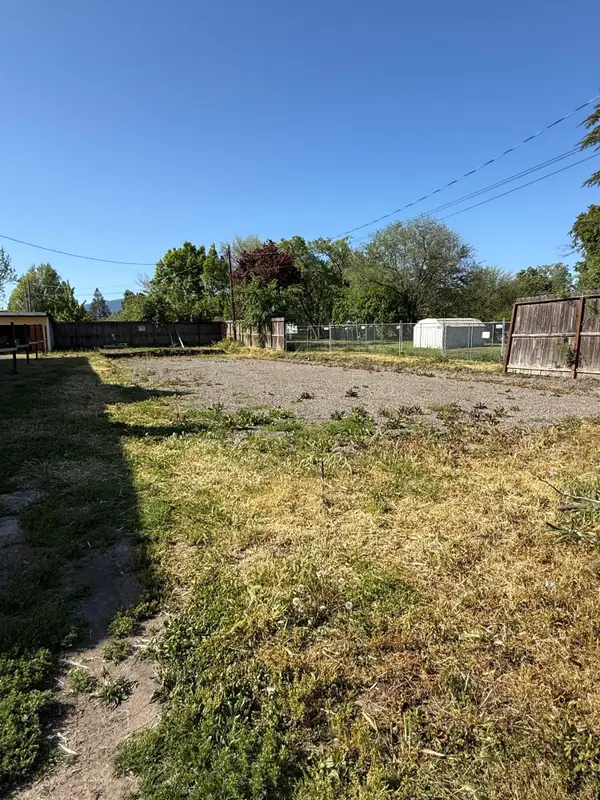 1019 W Main Street, Medford, OR 97501