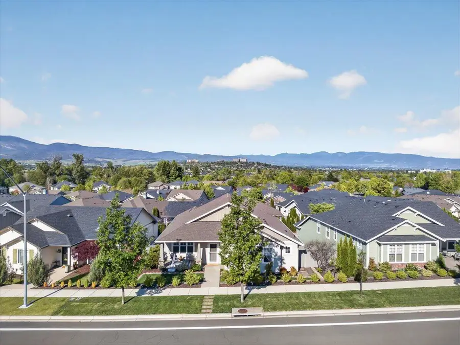 1112 Stanford Avenue, Medford, OR 97504 - #3
