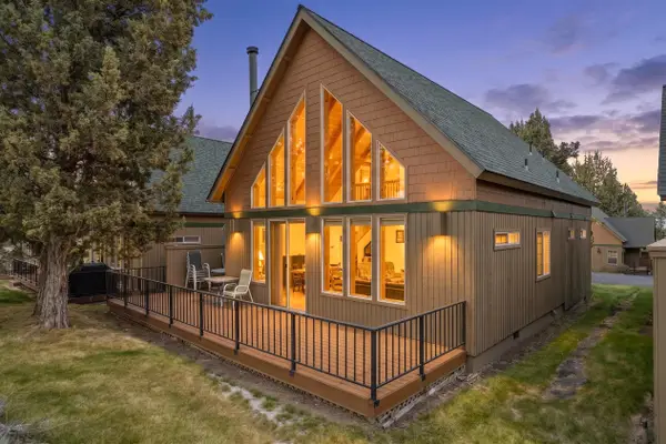 1643 Prairie Falcon Drive, Redmond, OR 97756