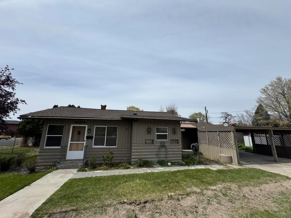 221 NE Idlewood Street, Prineville, OR 97754 - #1