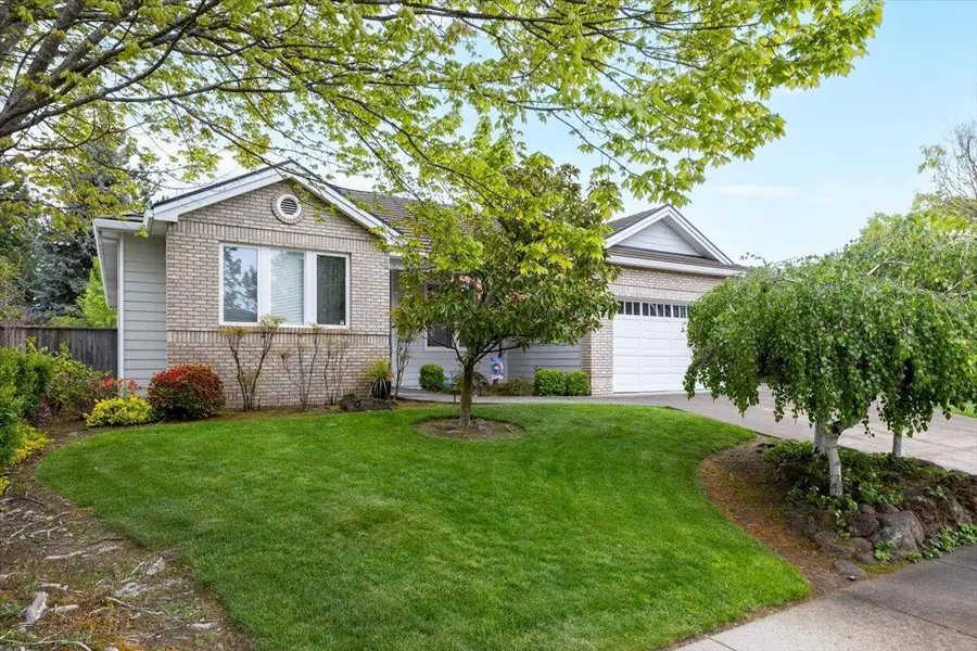 747 Eastridge Drive, Medford, OR 97504 - #3