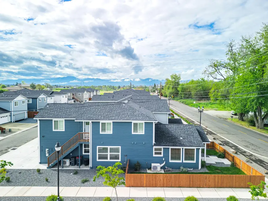 4762 Gebhard Road, Central Point, OR 97502 - #2