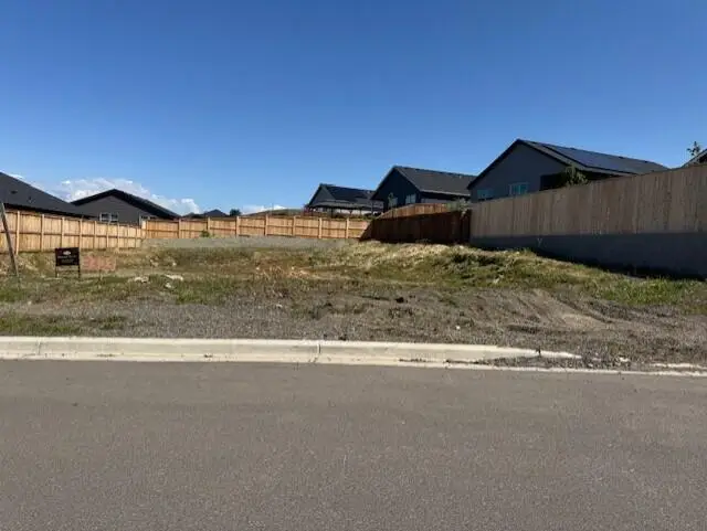 3323 Tree Top Drive #151, Medford, OR 97504 - #2