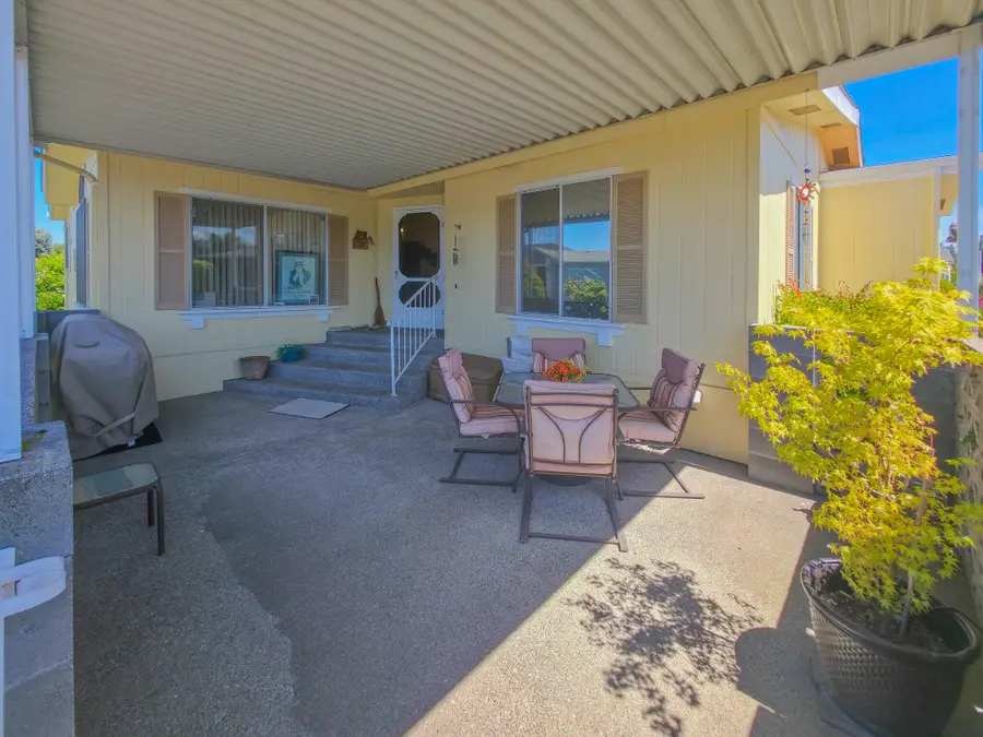 215 Whispering Willow Drive, Grants Pass, OR 97527 - #2