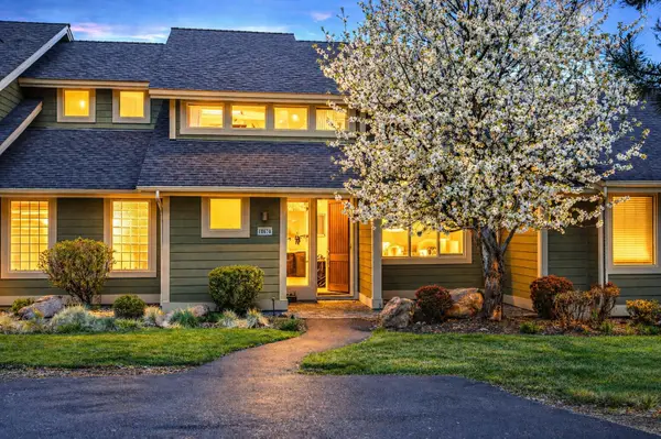 10870 Village Loop, Redmond, OR 97756