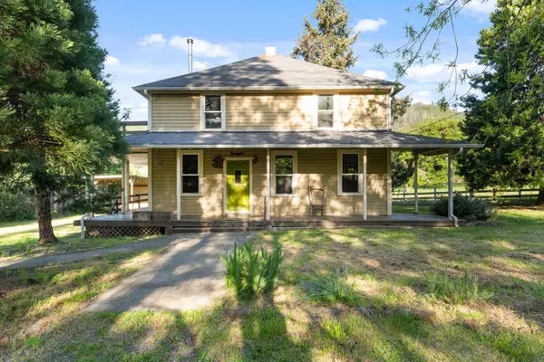2401 E Fork Road, Williams, OR 97544