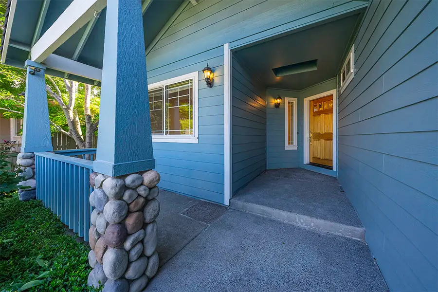 923 Village Circle, Medford, OR 97504 - #3