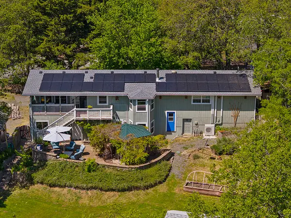 151 Hornet Lane, Grants Pass, OR 97527