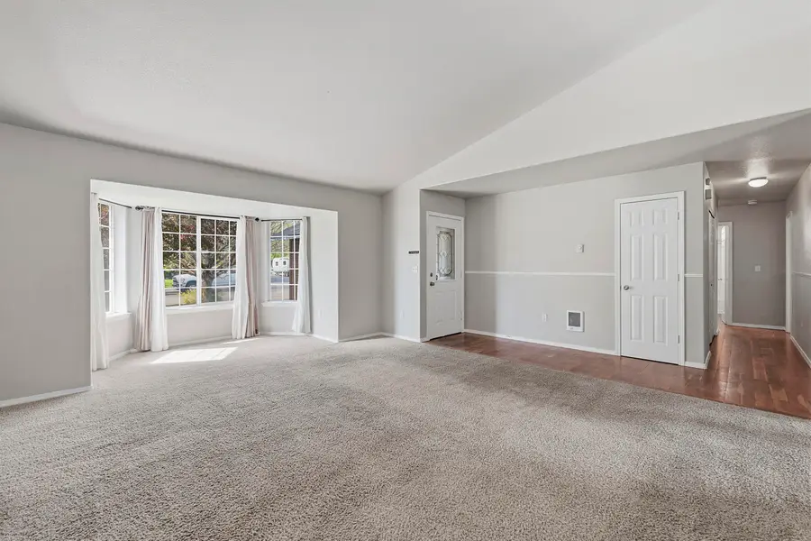 2213 NW Ivy Avenue, Redmond, OR 97756 - #3