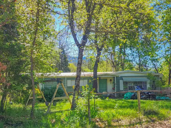 1003 Red Mountain Drive, Grants Pass, OR 97526
