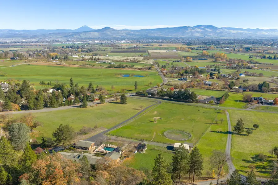 4275 Tami Lane, Medford, OR 97502 - #2