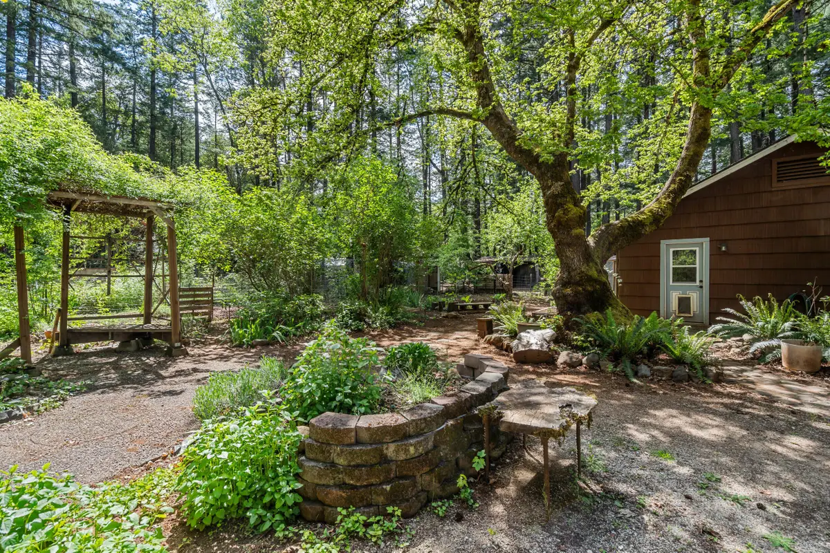 27562 Redwood Highway, Cave Junction, OR 97523 - #1