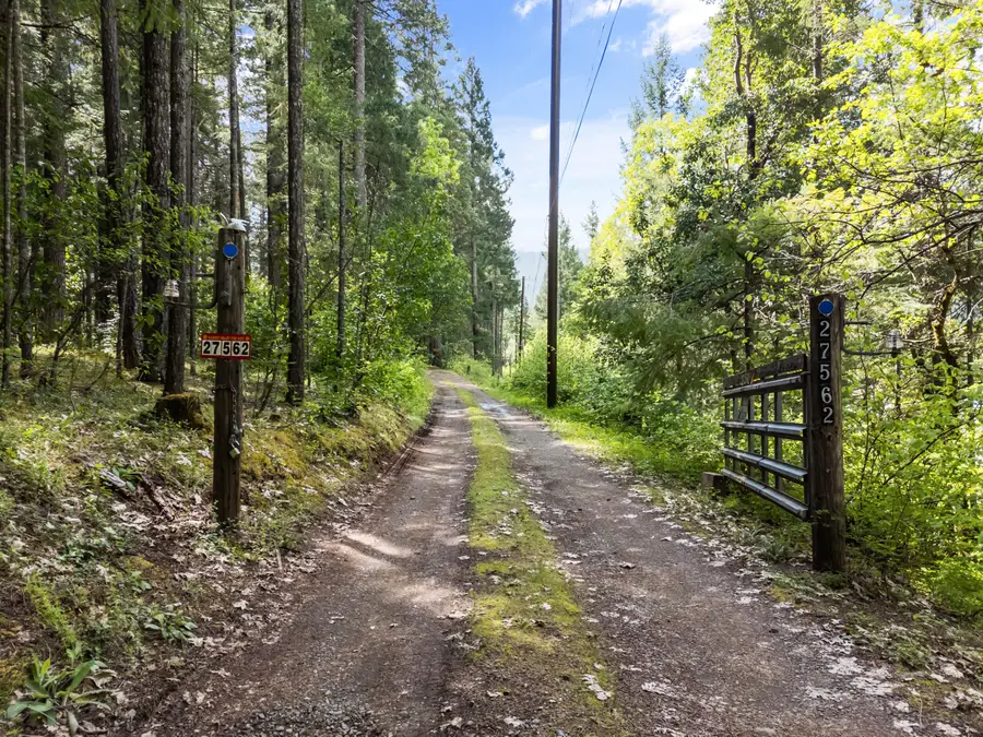 27562 Redwood Highway, Cave Junction, OR 97523 - #3