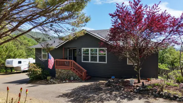 381 Pinetop Terrace, Shady Cove, OR 97539