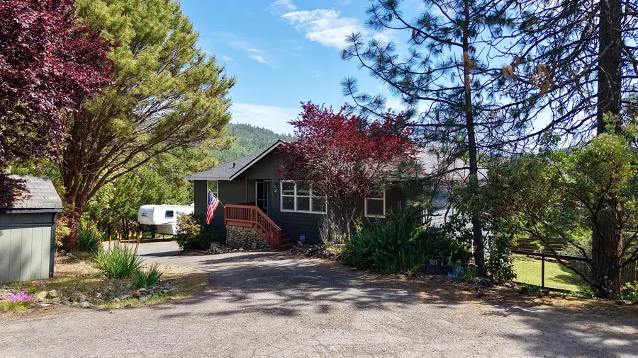 381 Pinetop Terrace, Shady Cove, OR 97539 - #3