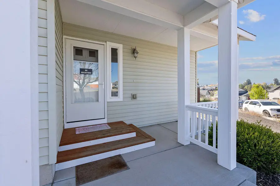 792 NE Robin Place, Prineville, OR 97754 - #3