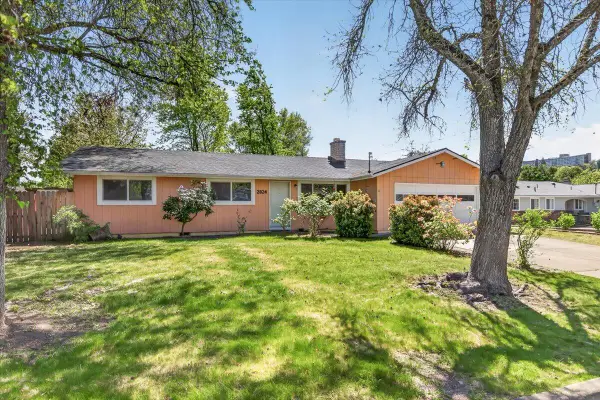 2824 Alameda Street, Medford, OR 97504