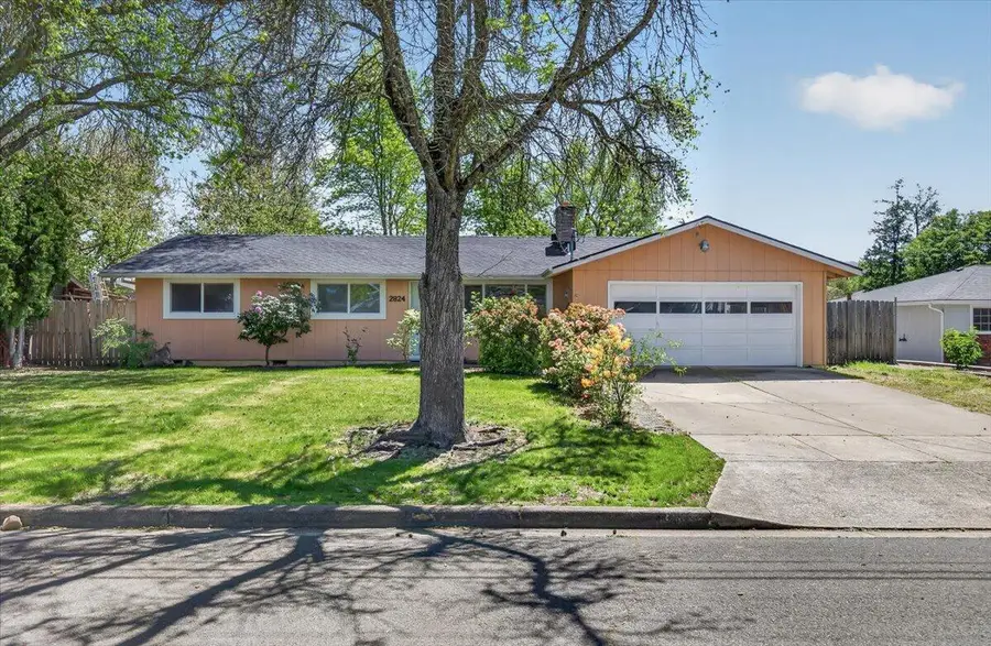 2824 Alameda Street, Medford, OR 97504 - #2