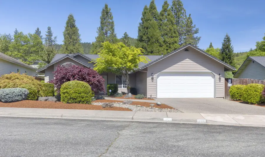 204 NW Sinclair Drive, Grants Pass, OR 97526 - #2