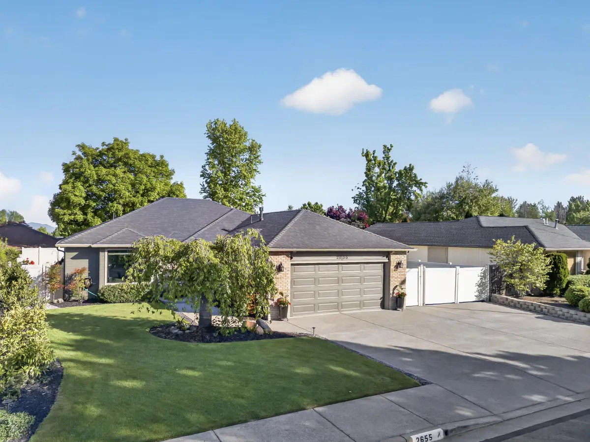 2655 Lawnview Drive, Medford, OR 97504 - #1