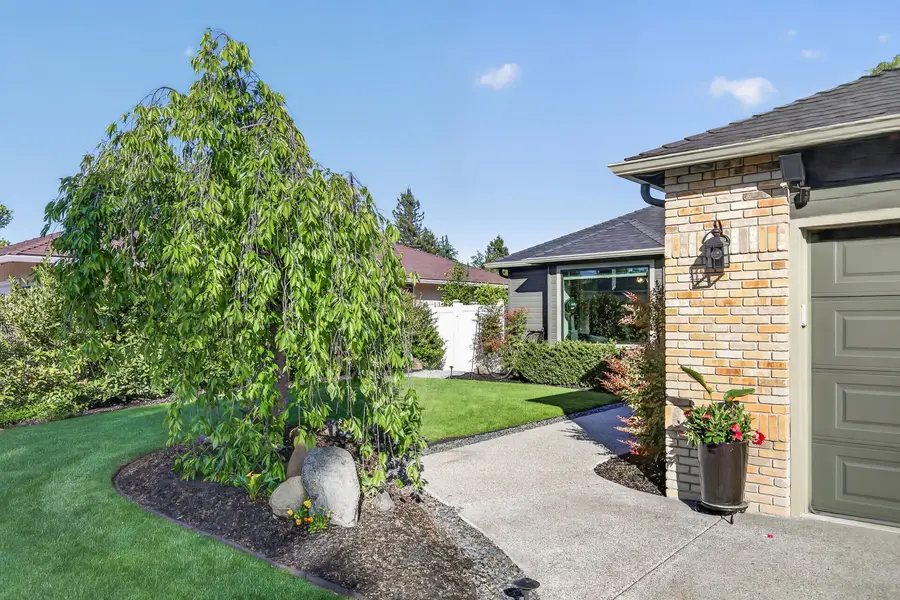 2655 Lawnview Drive, Medford, OR 97504 - #3