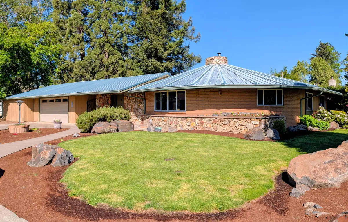 10 Donna Way, Central Point, OR 97502 - #1