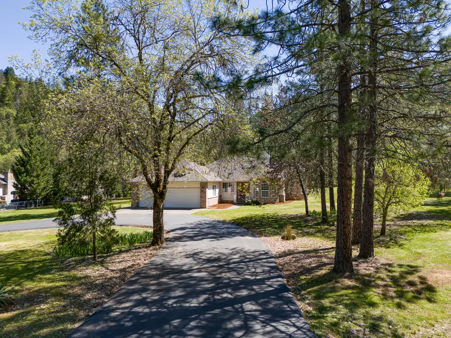 459 Savage Creek Road, Grants Pass, OR 97527 - #3