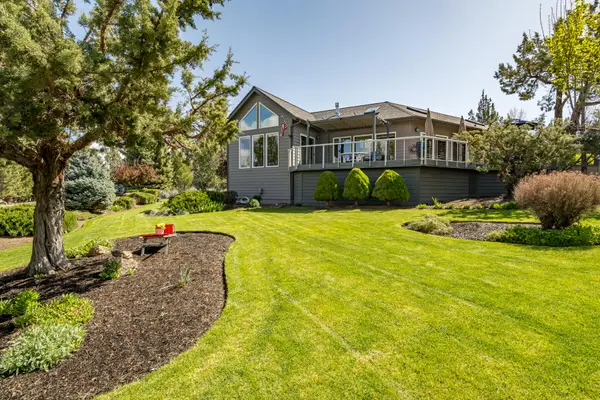 1938 Osprey Drive, Redmond, OR 97756