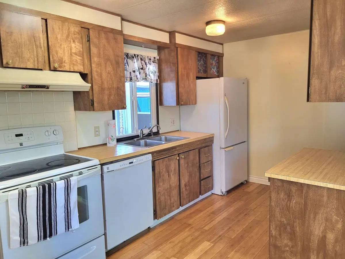 2385 Table Rock Road #SPC 28, Medford, OR 97501 - #1