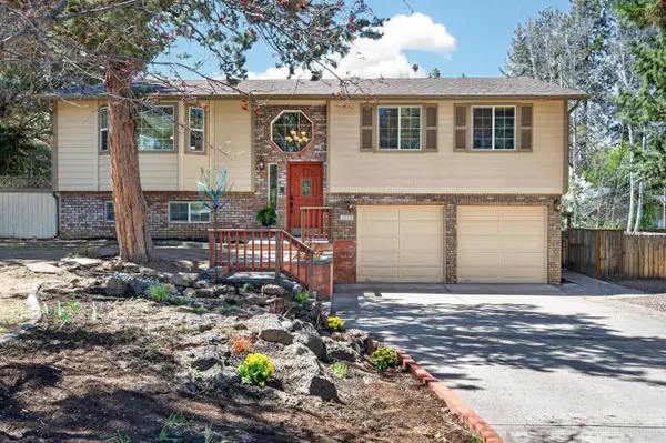 1213 SE Teakwood Drive, Bend, OR 97702