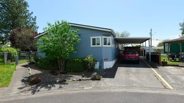 3600 Avenue G #SPC 35, White City, OR 97503