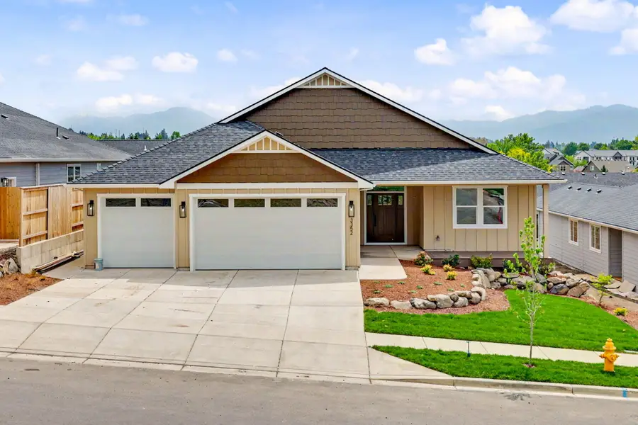3352 Viewpoint Drive, Medford, OR 97504 - #2
