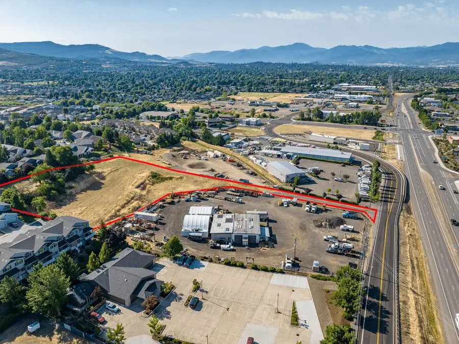 1528 Skyhawk, Medford, OR 97504 - #2